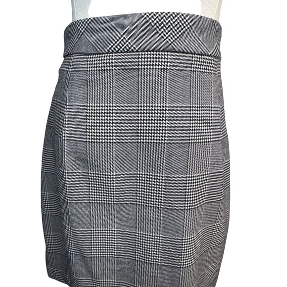 2/$30 ZARA XS Black & White Plaid Skirt Button Details - Picture 8 of 13